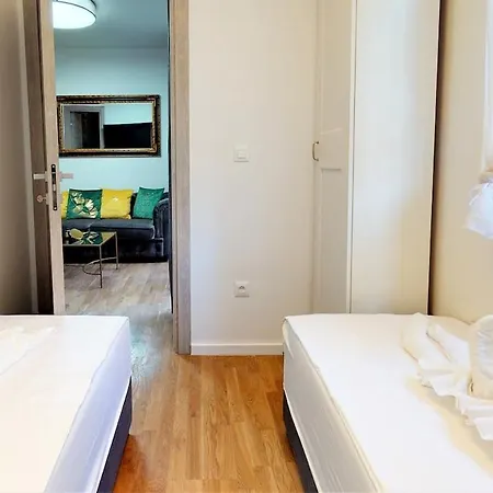 아파트 Sara With 2 Bedroom- *