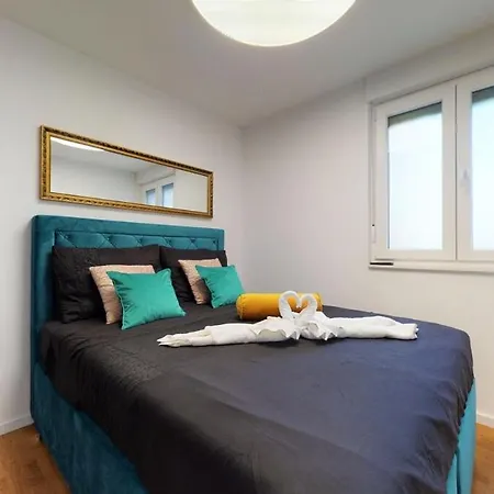 Apartamento Sara With 2 Bedroom- Split